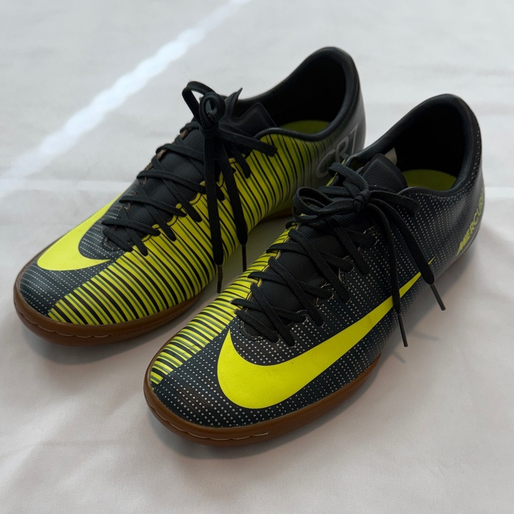 Nike MercurialX Victory VI CR7 Indoor Soccer Shoes